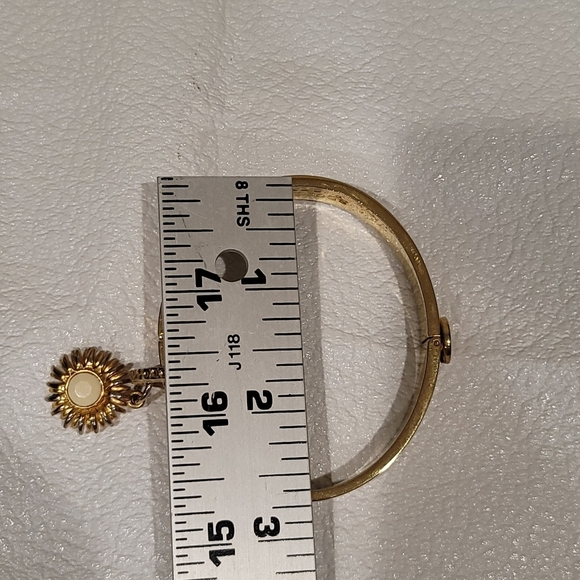 Spartina 449 Flower Charm Oval Hinged Bangle - Picture 6 of 8